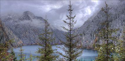 Long Lake - Jiuzhaigou National Park - China T (PBH4 00 15787)